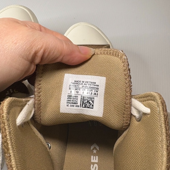 Converse Chuck Taylor All Star Lugged 2.0 Hi Shoe Womens 10 Sand Dune Floral - Picture 9 of 9